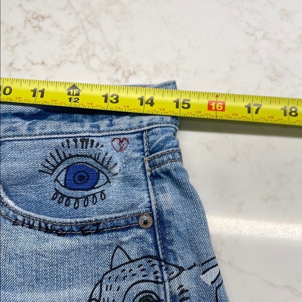 American Eagle Outfitters Vintage Hi-Rise Short Hand Painted Distressed Size 6 - Picture 11 of 13